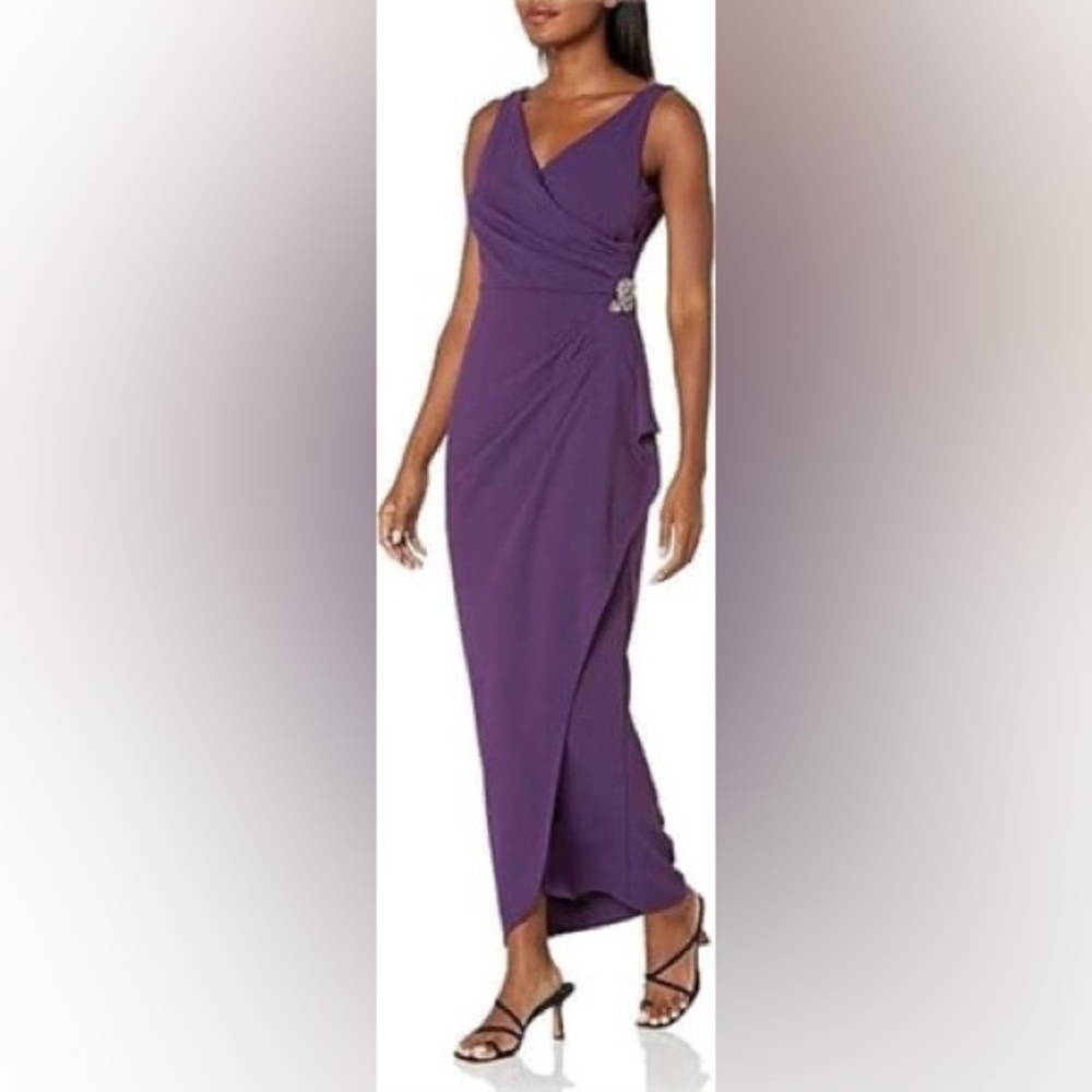 S.L. Fashions Women's Ruched Dress - Size 18 (brand new)